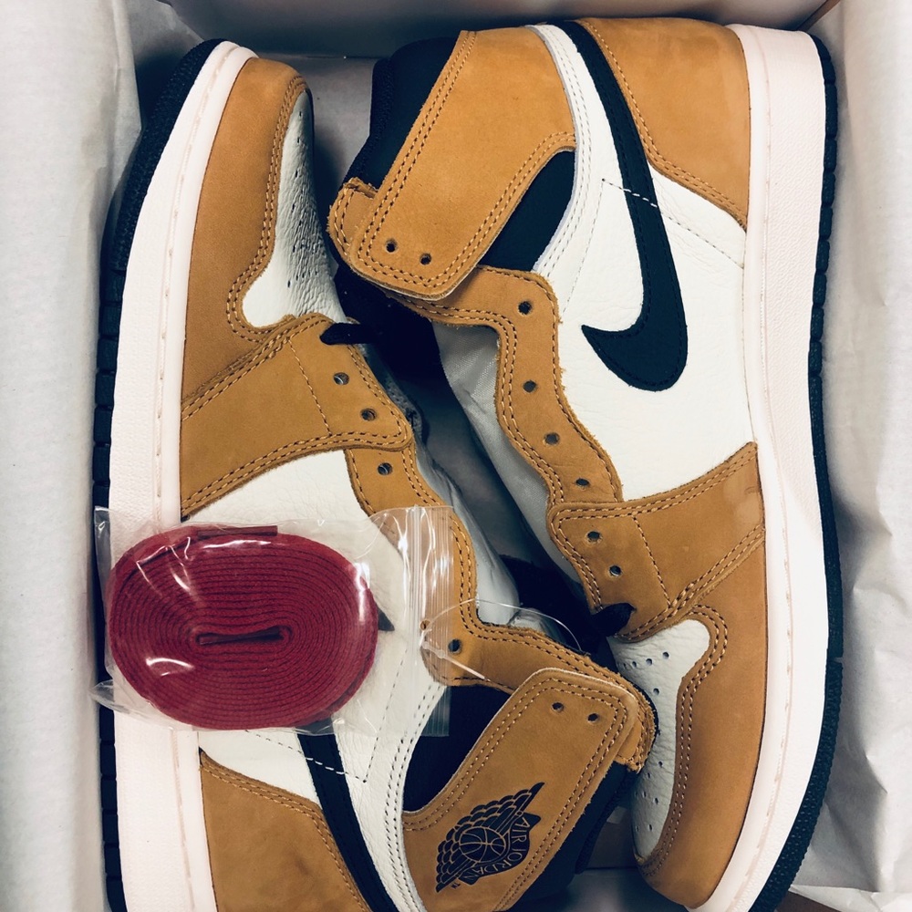 NIKE AIR JORDAN 1 ROOKIE OF THE YEAR SIZE 9.5